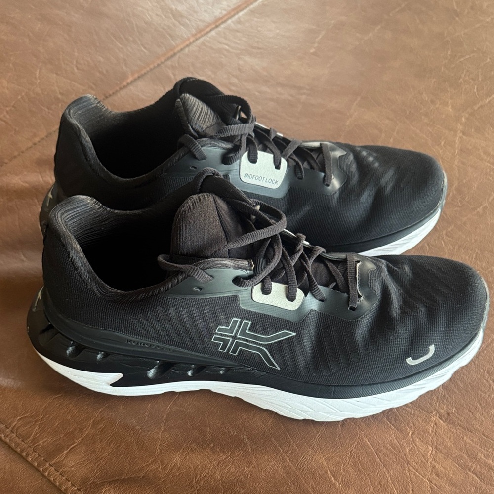 KURU Men's Black and Gray Athletic Shoes